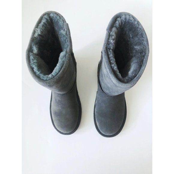 Bearpaw Elle Short Boot - Picture 3 of 6